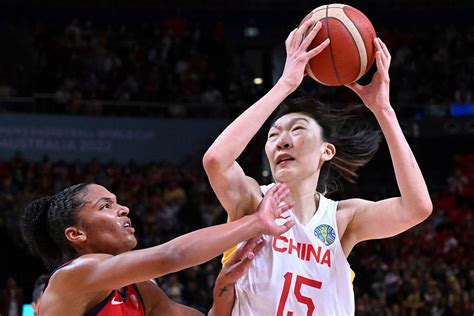 china female pe coach